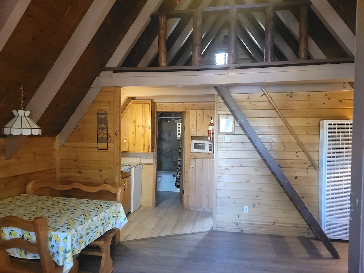 Arizona Mountain Inn & Cabins photo 2