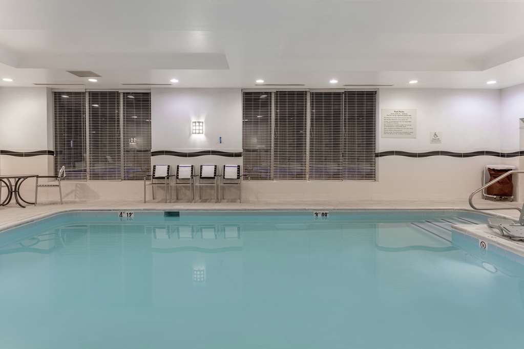 Hampton Inn Richmond - South photo 3