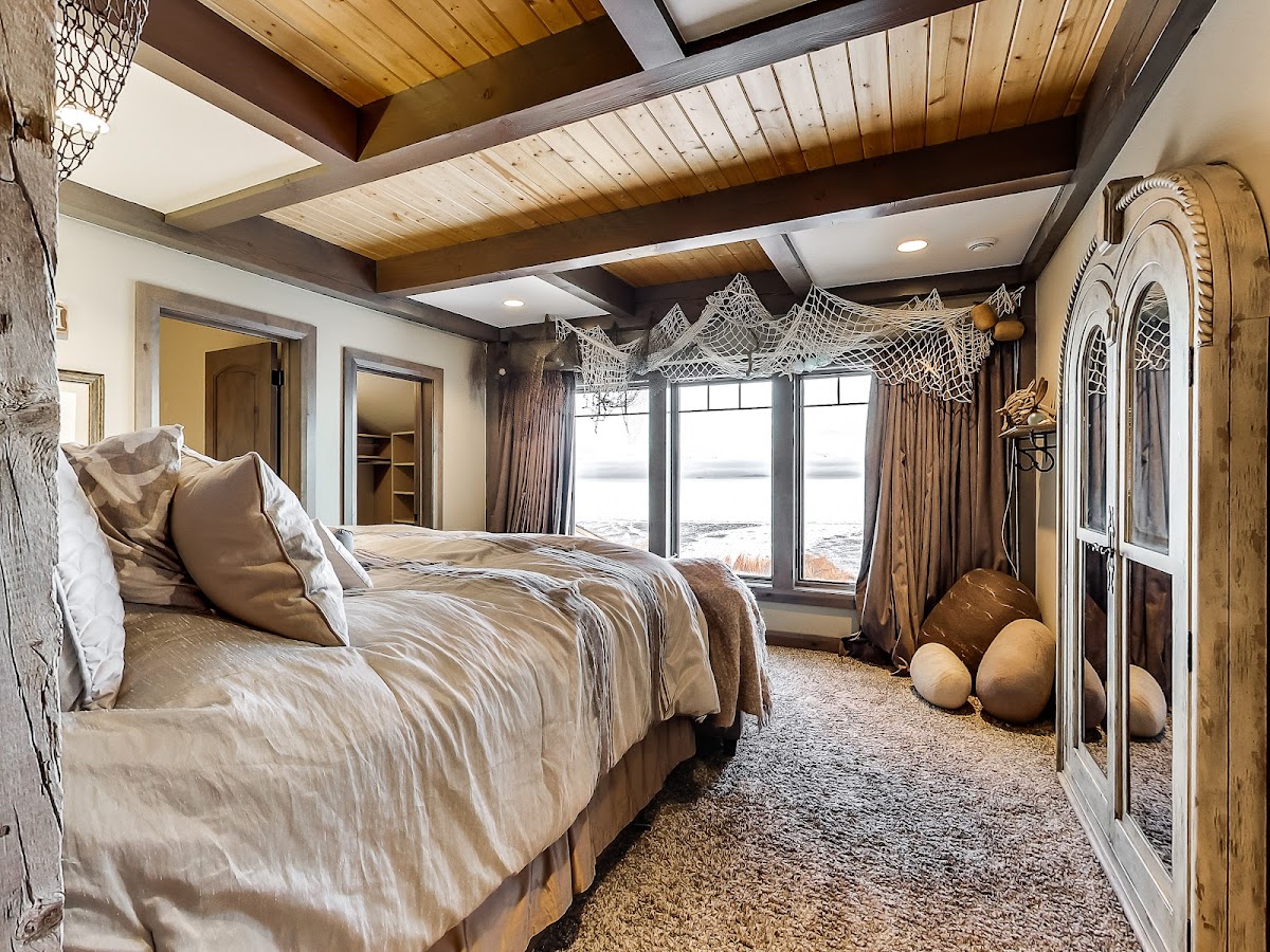 Alaska Luxury Adventures, Second Star photo 2