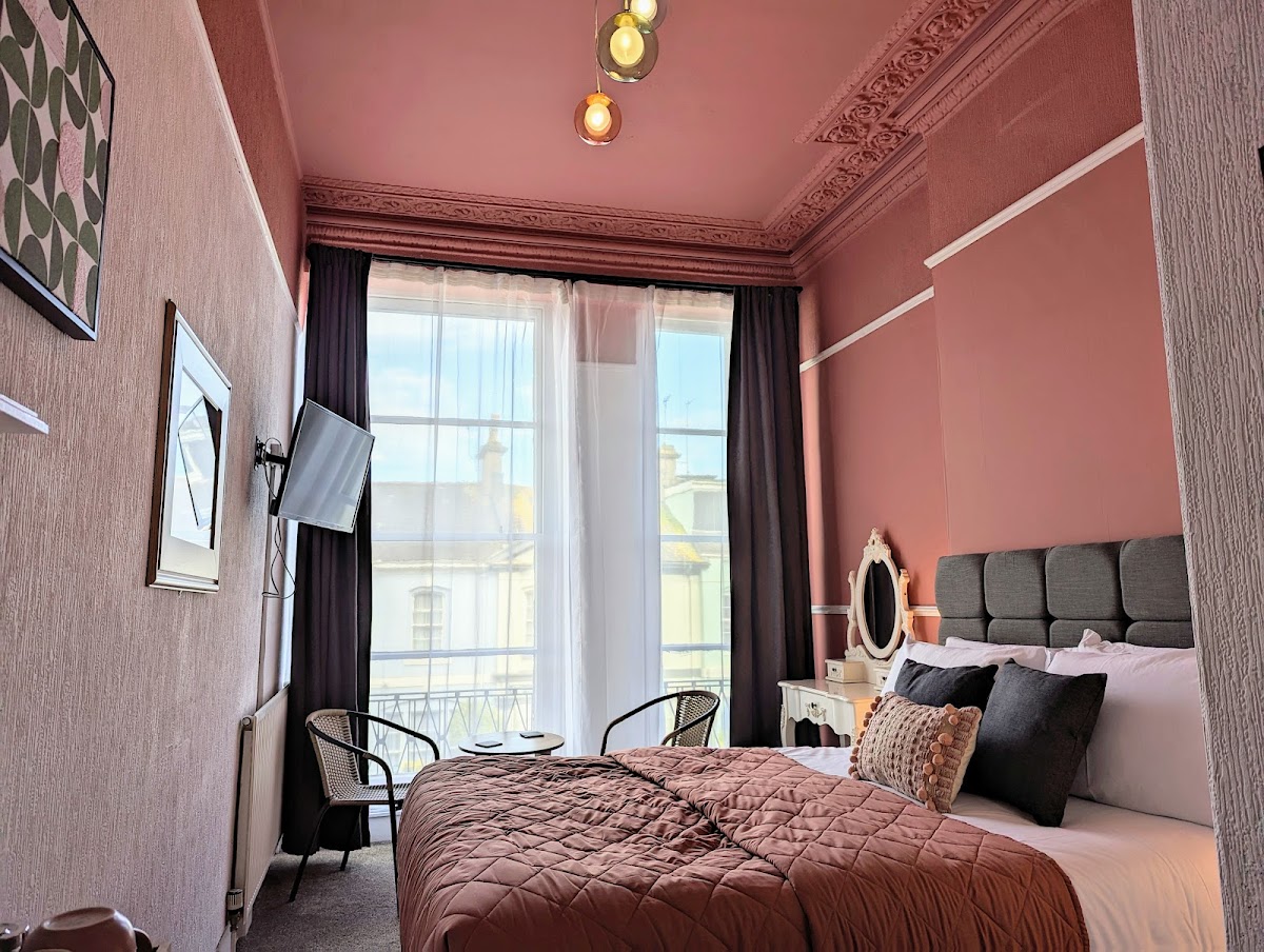The Chesterfield (Book Direct for the Best Price)