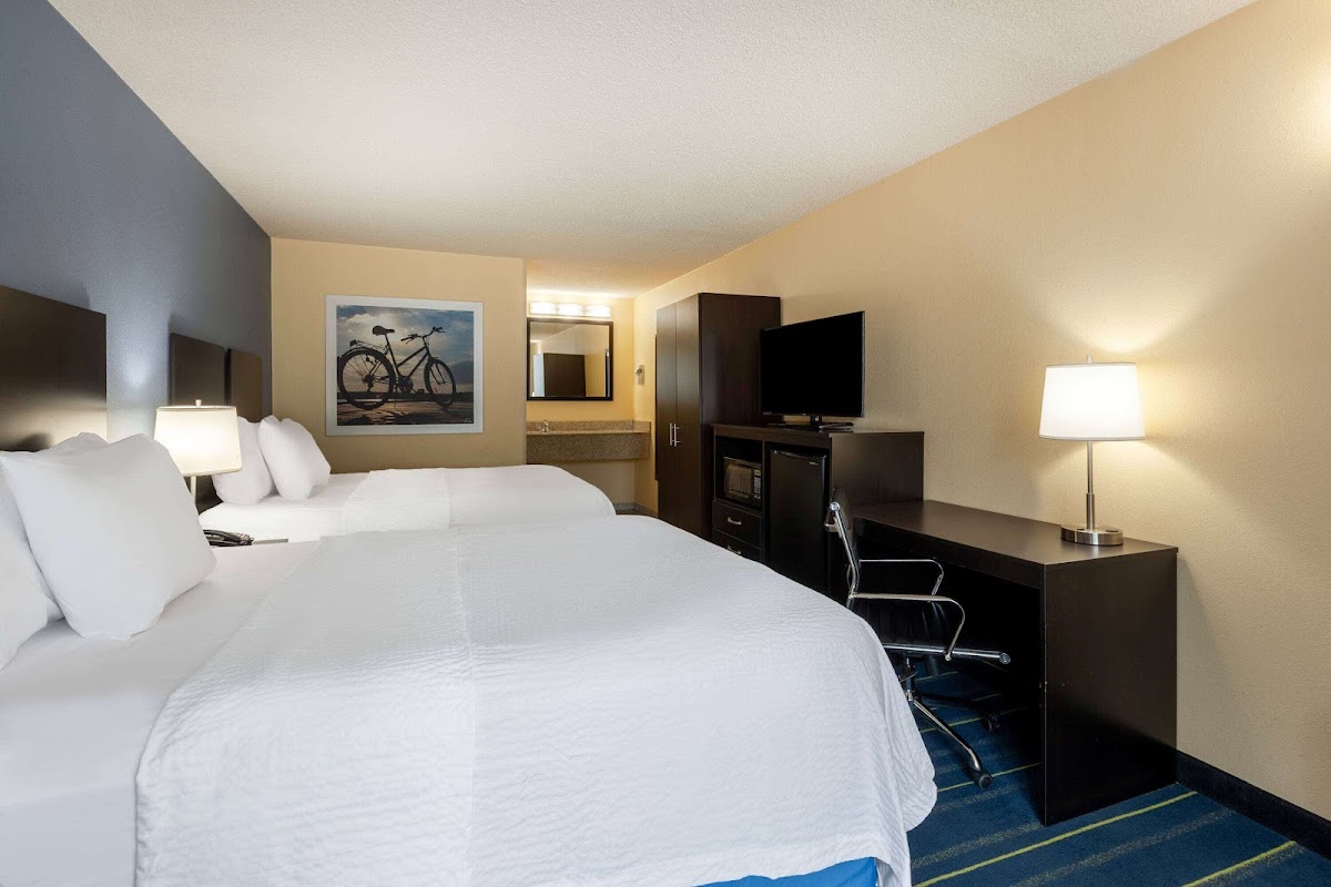 Days Inn by Wyndham Charles Town/Harpers Ferry photo 2