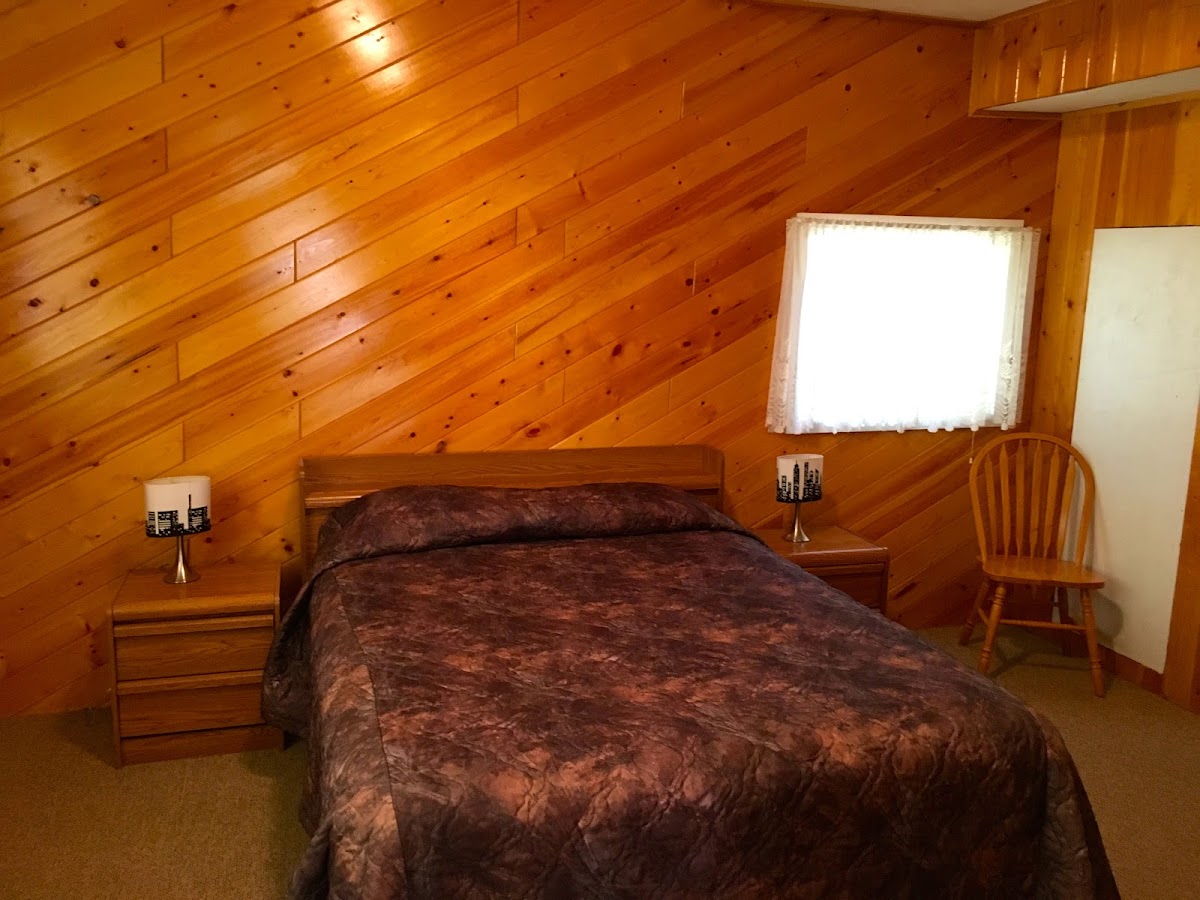 Mabel Lake Resort & Marina photo 2