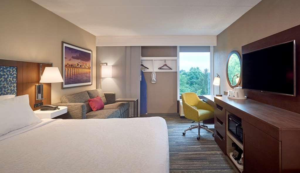 Hampton Inn Harrisburg West photo 2