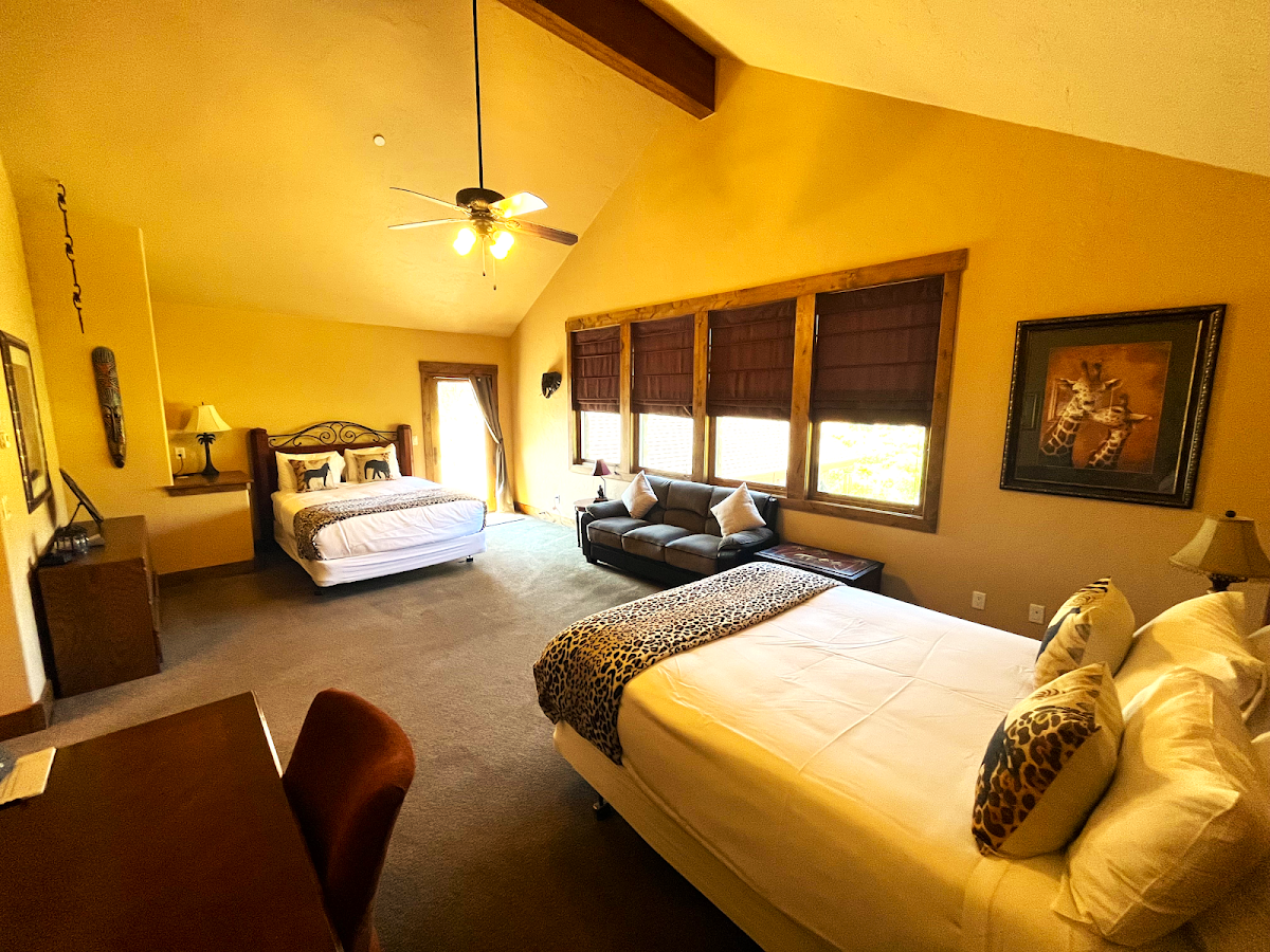 Alpine Villa Retreat photo 2