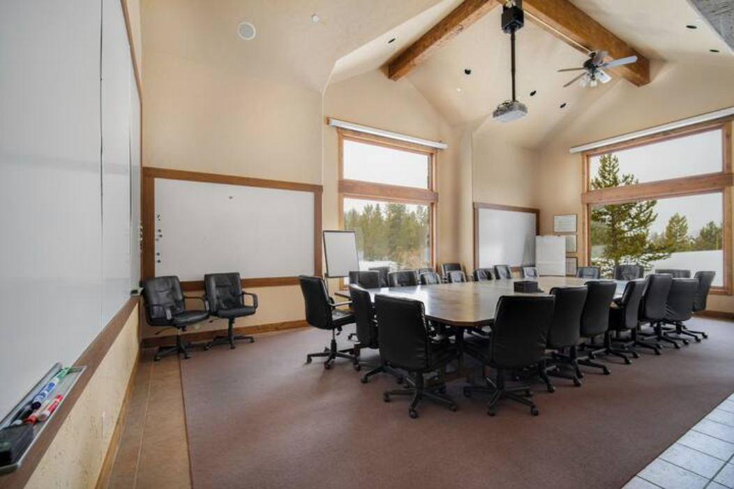 Alpine Villa Retreat photo 3