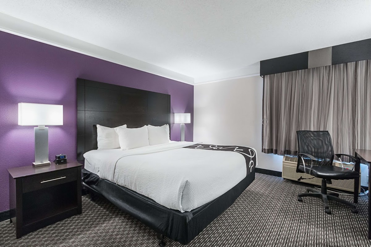 La Quinta Inn & Suites by Wyndham Fort Lauderdale Tamarac photo 2
