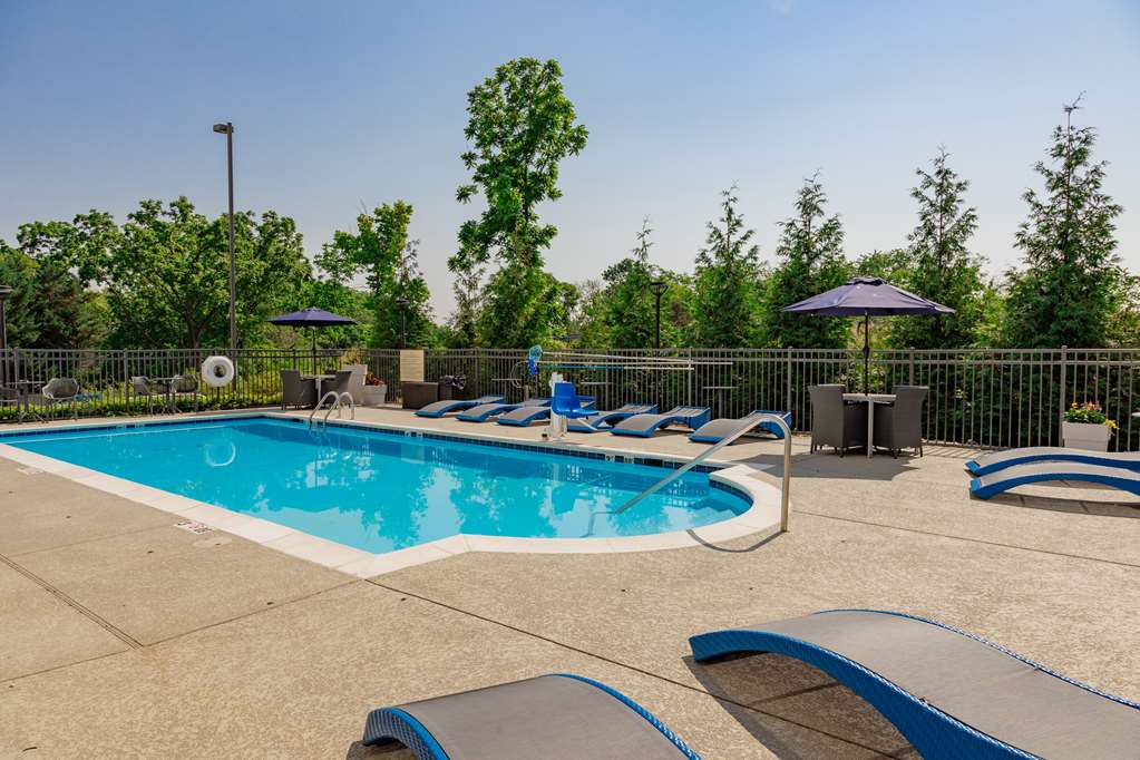 Hampton Inn Winchester N/Conference Center photo 3