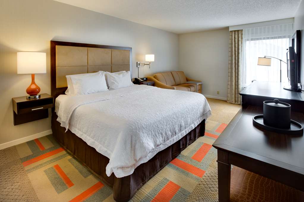Hampton Inn Harrisonburg - University photo 2