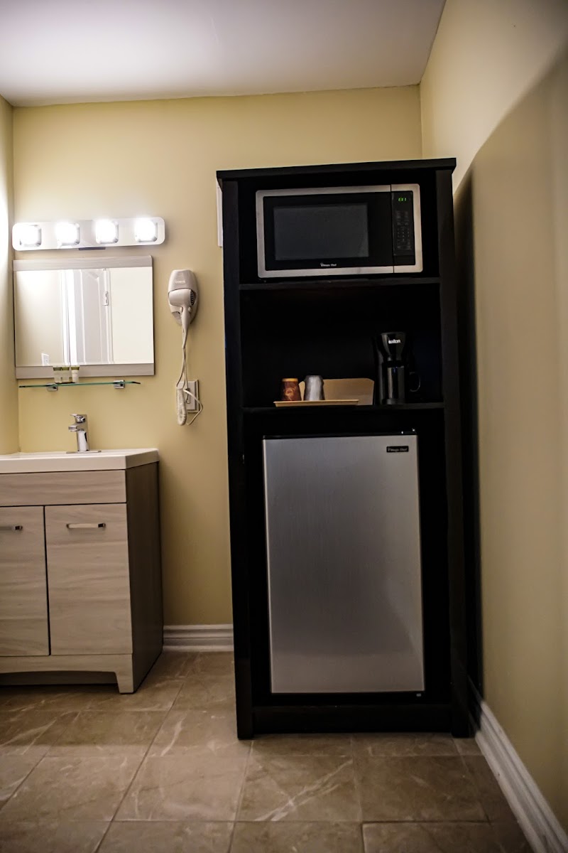 Skyland Motel Inn & Suites photo 2