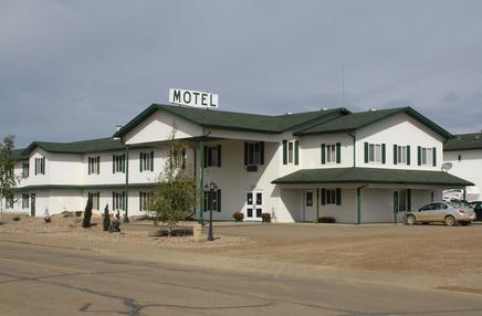 La Crete Inn & Suites