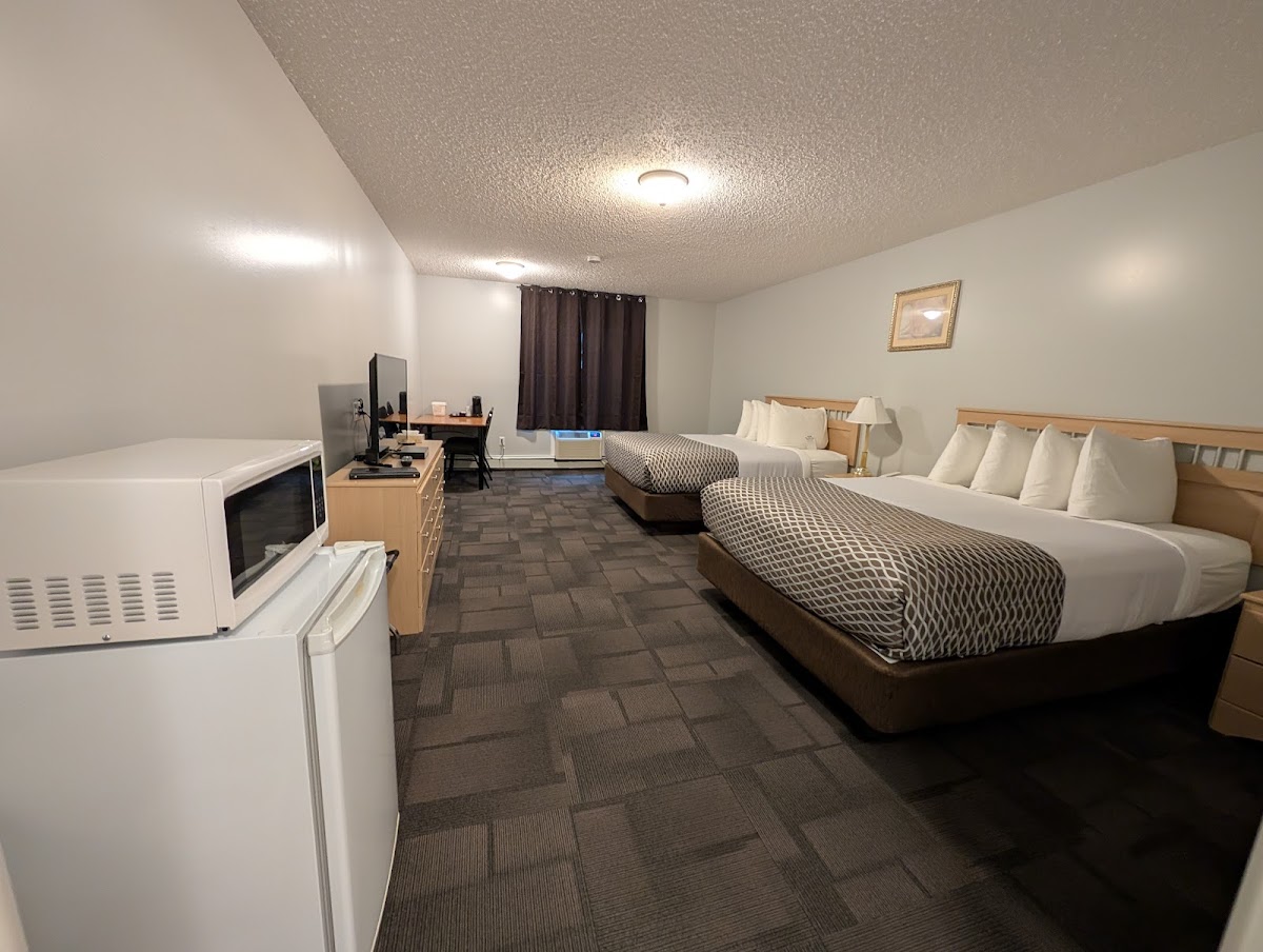 La Crete Inn & Suites photo 2