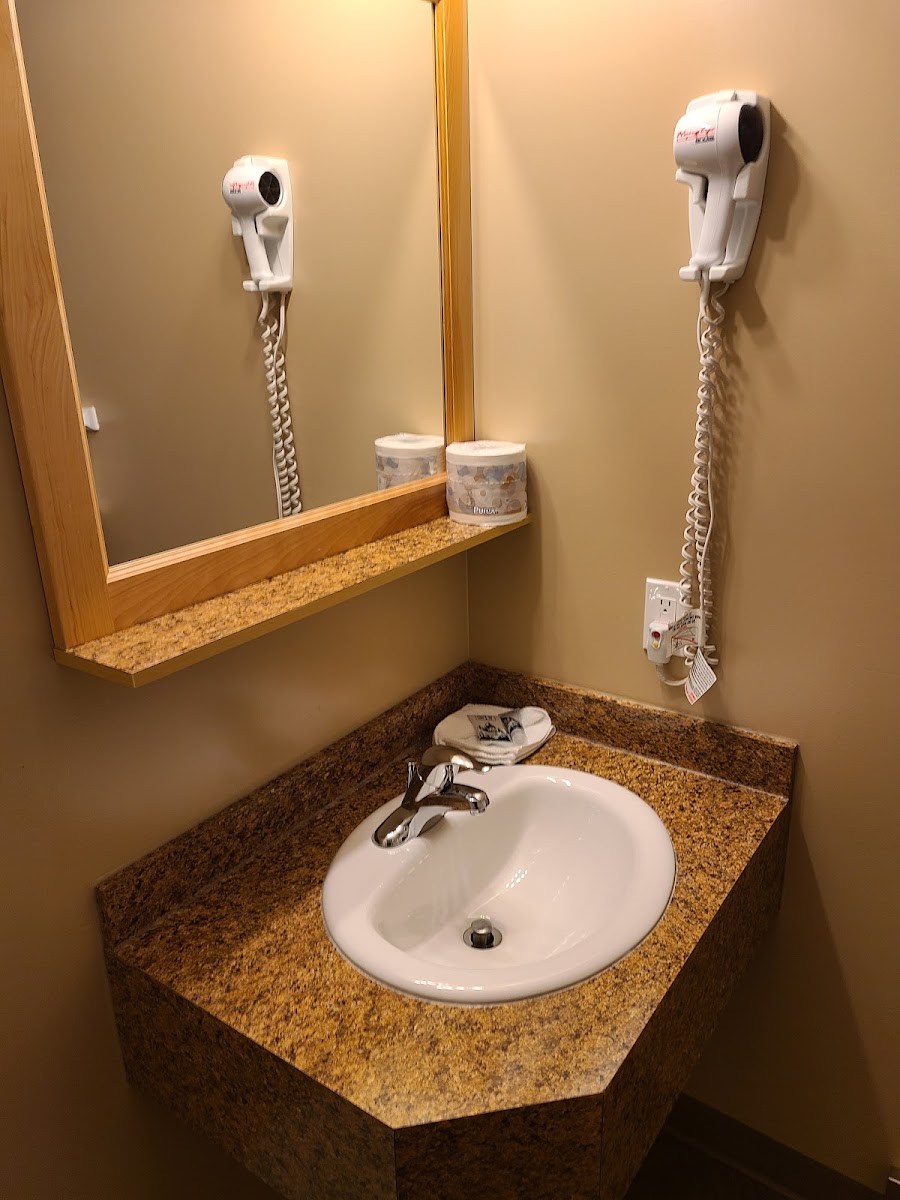 La Crete Inn & Suites photo 3
