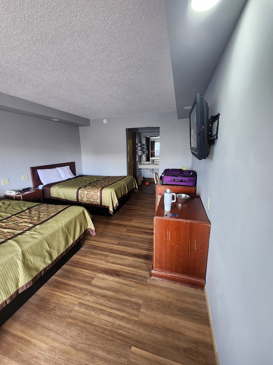 Thunderbird Motor Inn photo 2