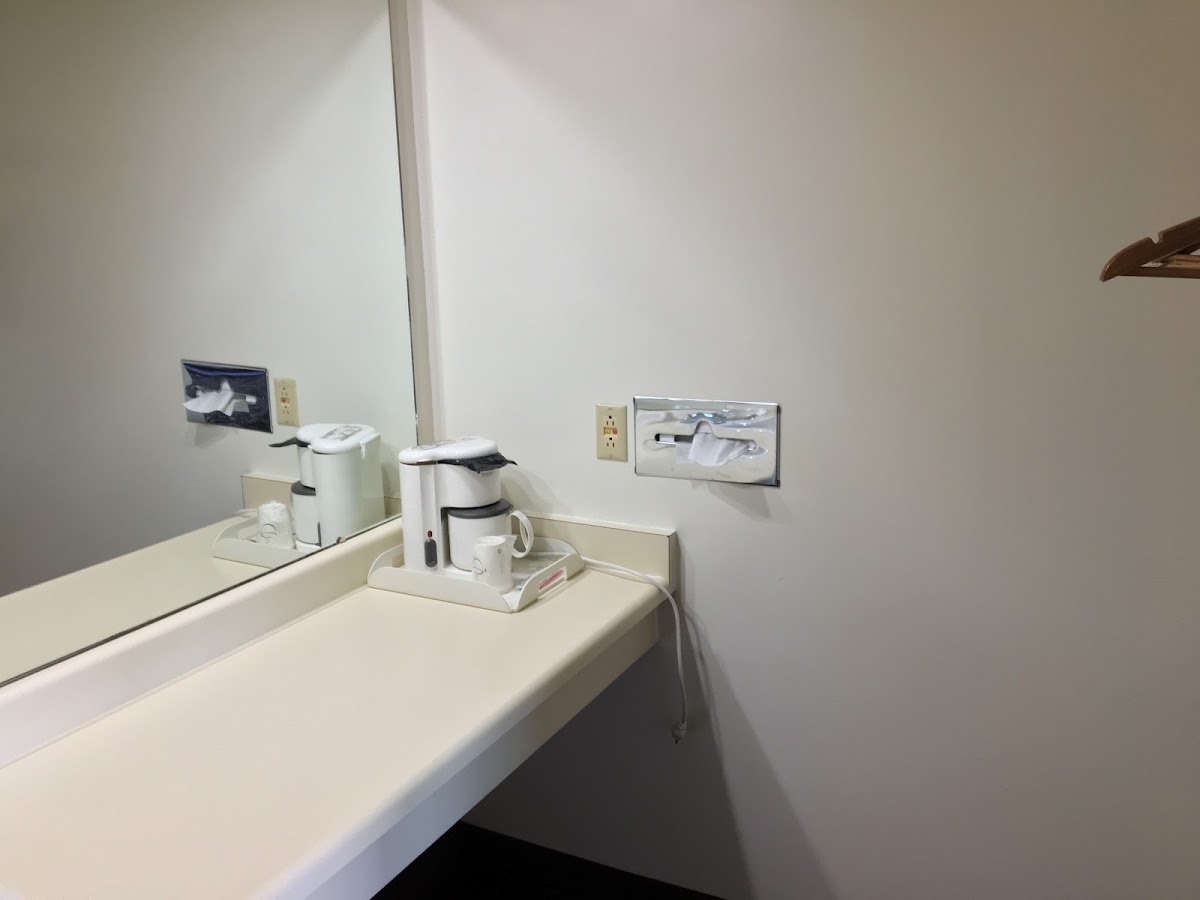 Thunderbird Motor Inn photo 3