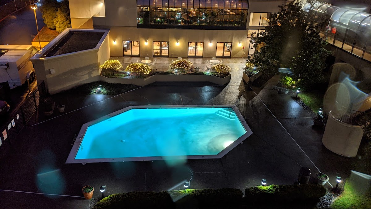 Monarch Hotel Conference Center photo 3