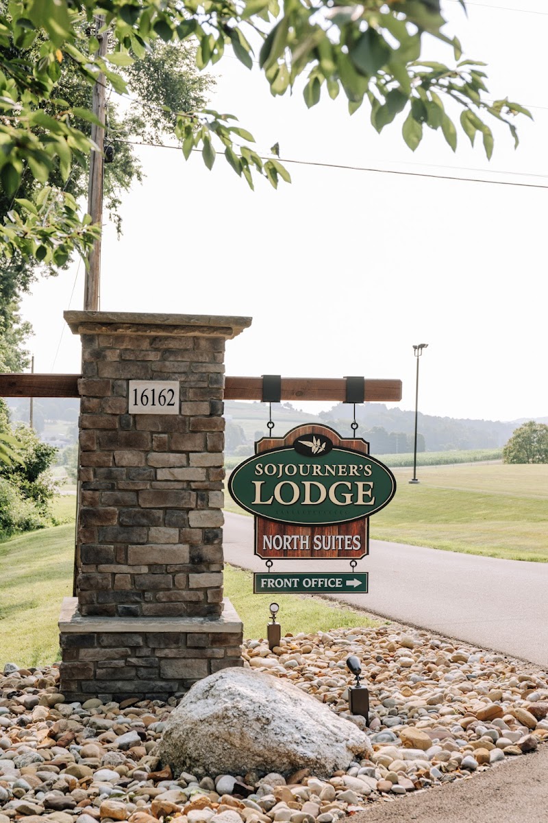 Sojourner's Lodge & Cabin Suites