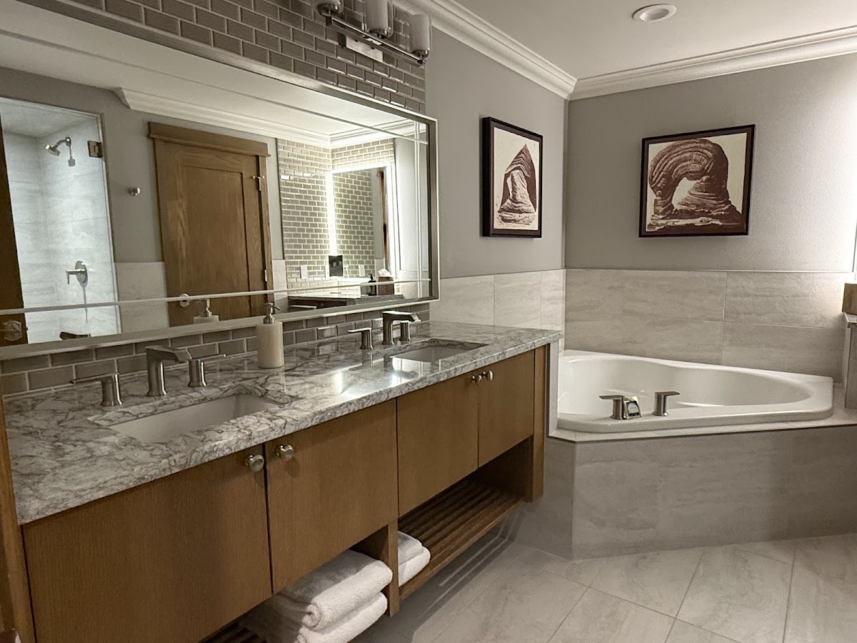 Stephanie Inn & Dining Room photo 2