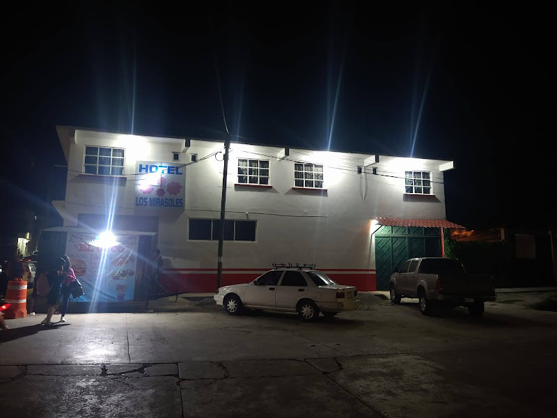 HOTEL LOS MIRASOLES