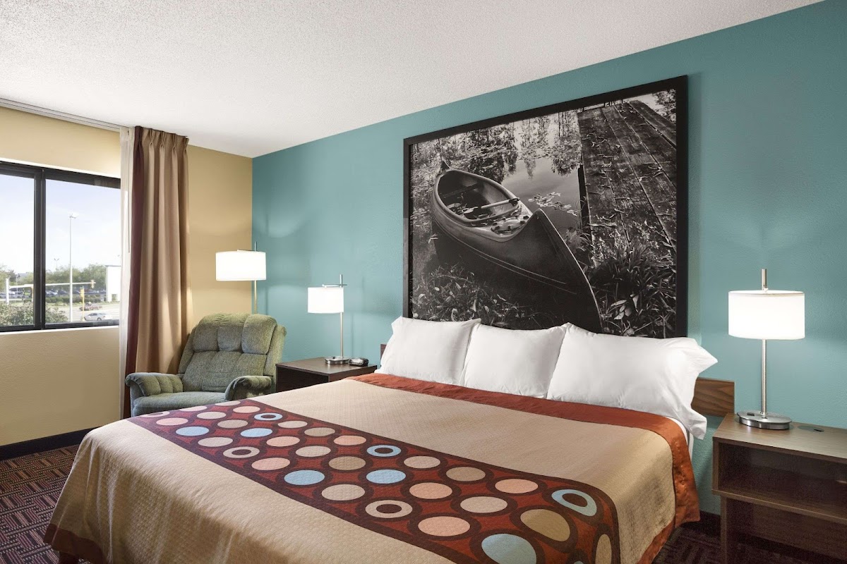 Super 8 by Wyndham Carbondale photo 2