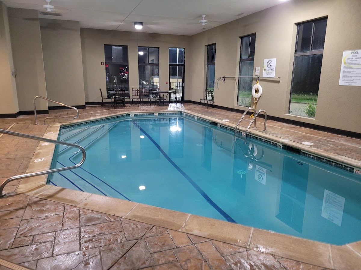 Super 8 by Wyndham Perryville photo 3