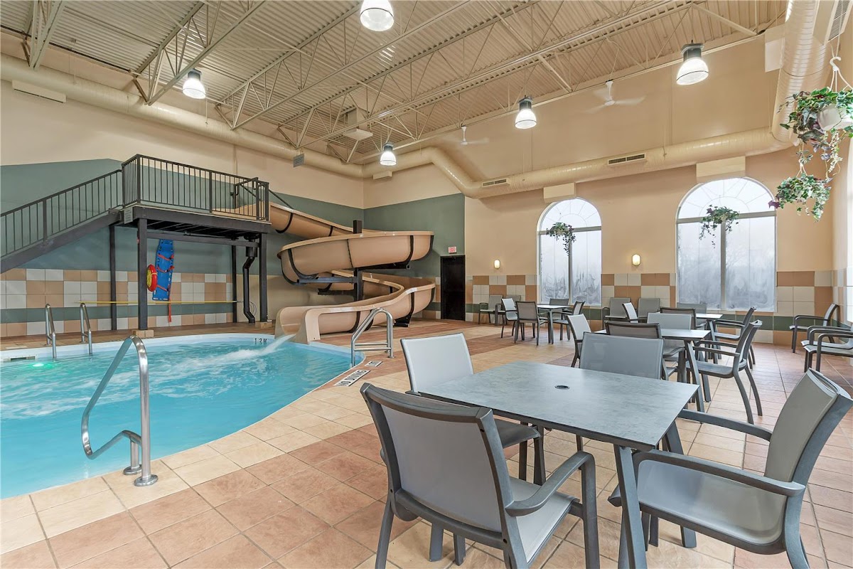 Best Western Plus Pembina Inn & Suites photo 3