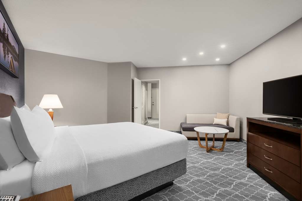Hilton Garden Inn Calgary Airport photo 2
