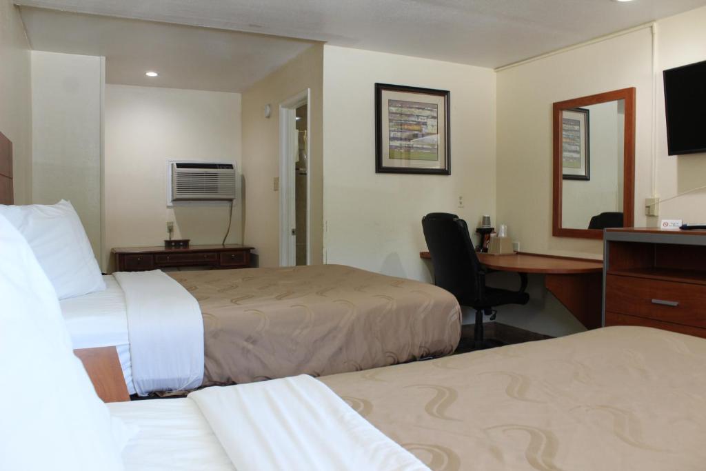 Evergreen Inn & RV