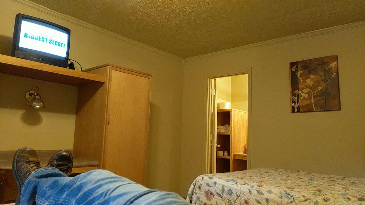 Colonial Motel & Restaurant photo 3