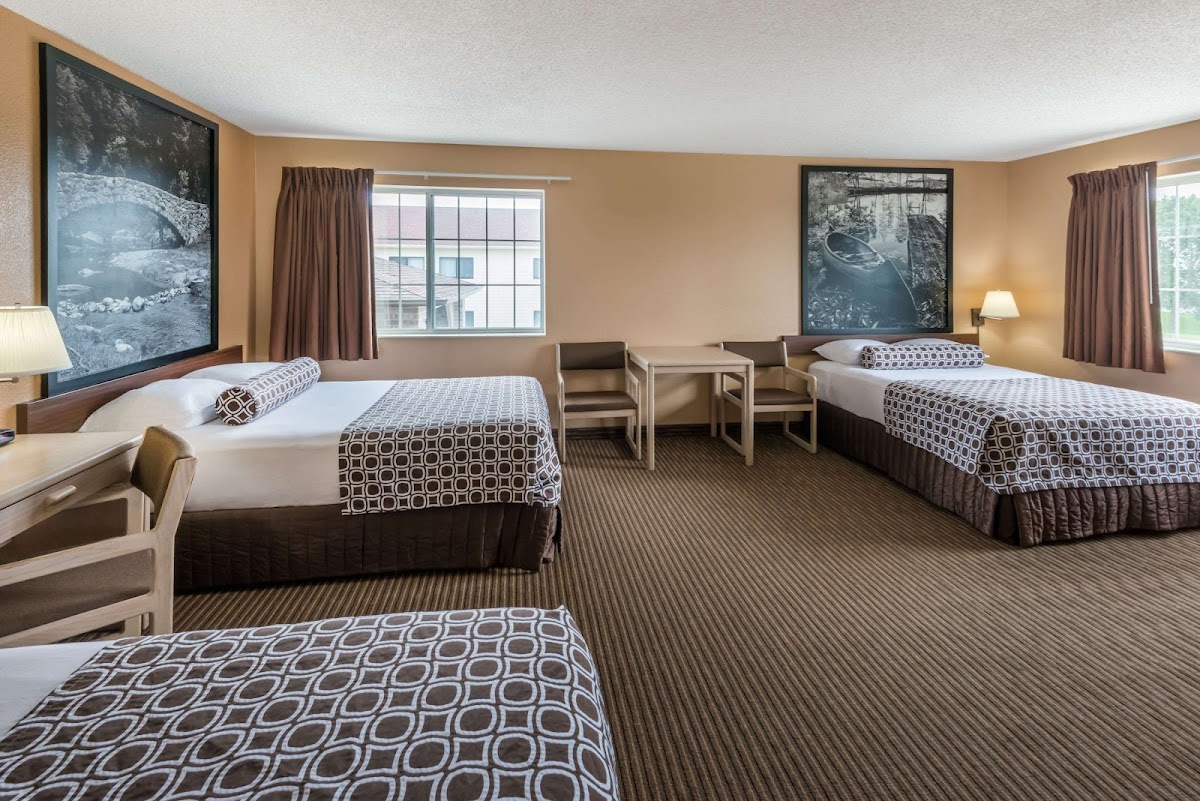 Super 8 by Wyndham Fort Dodge IA photo 2
