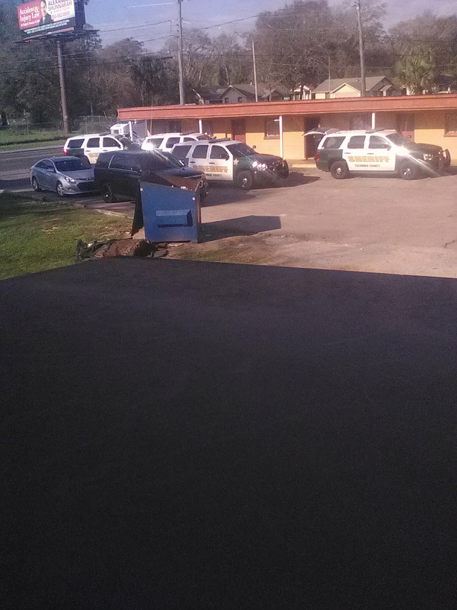 Royal Arms Motel photo 2