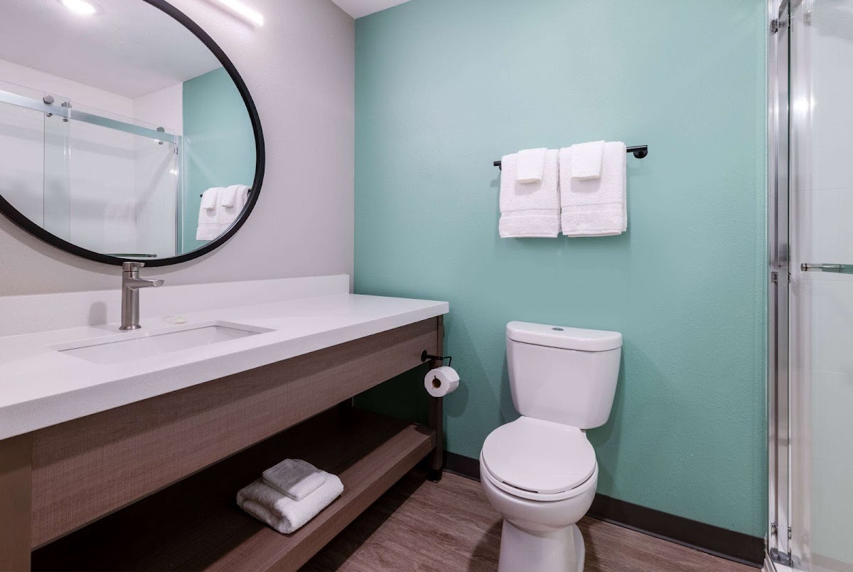 ECHO Suites Extended Stay by Wyndham Indianapolis AmeriPlex photo 3