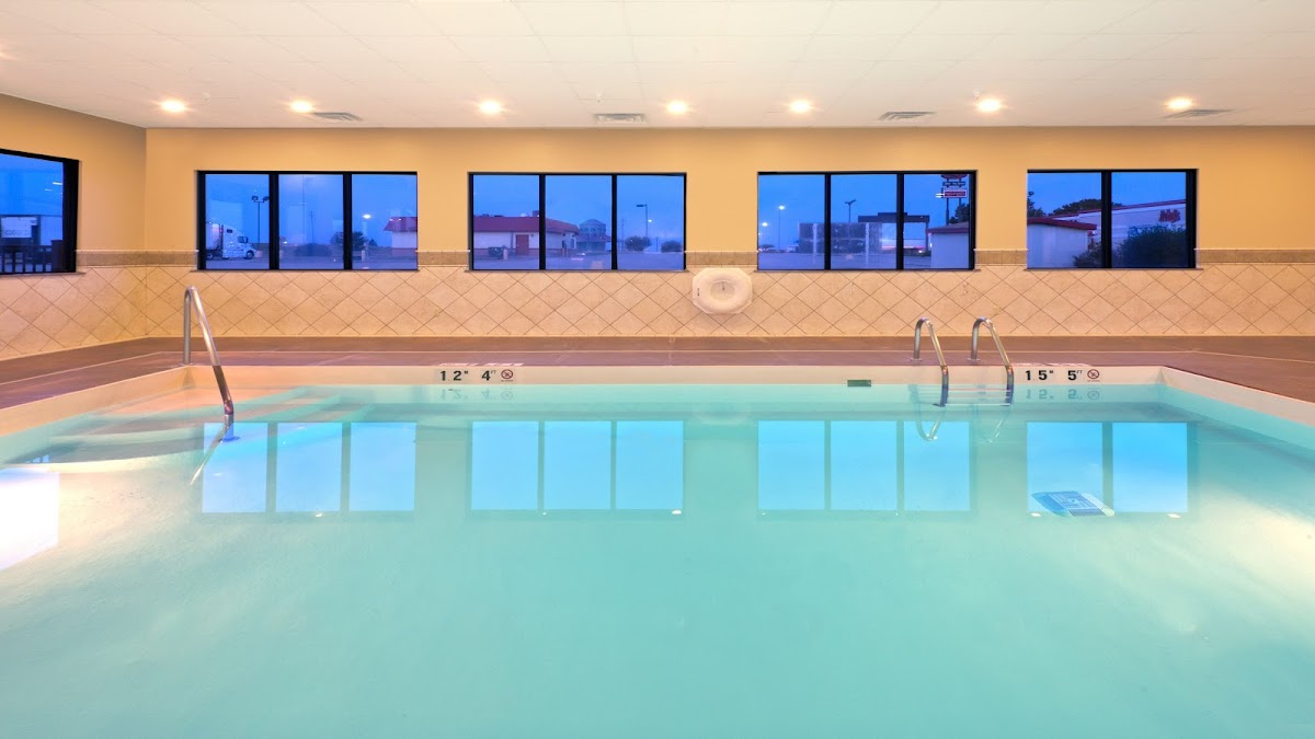 Holiday Inn Express & Suites Colby by IHG photo 3