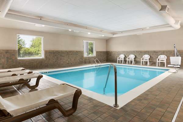 Country Inn & Suites by Radisson, Holland, MI photo 3