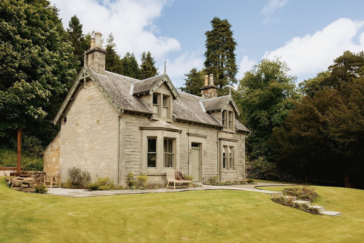 Penicuik Estate Houses & Cottages Guest Arrival