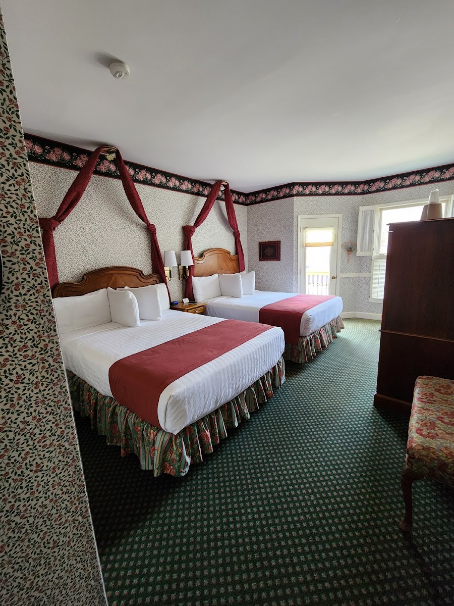 Inn on Mackinac photo 2