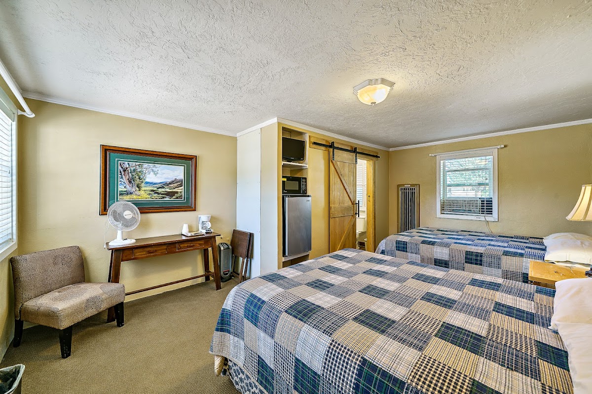 Mt. Carmel Motel and RV Park photo 2