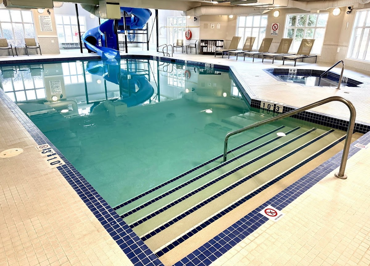 Holiday Inn Express & Suites Airdrie-Calgary North by IHG photo 3