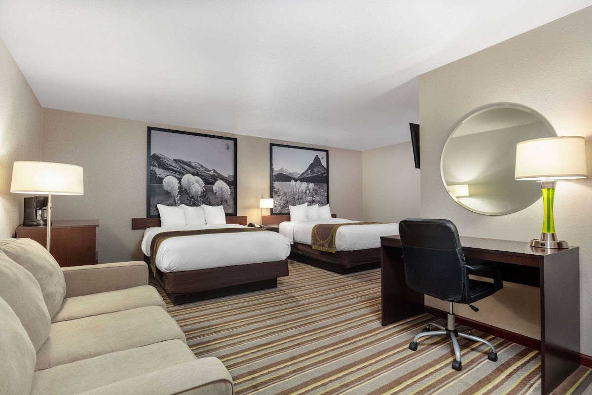 Super 8 by Wyndham St. Regis photo 2