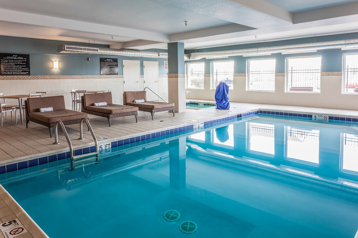 Hampton Inn Colorado Springs-Airport photo 3
