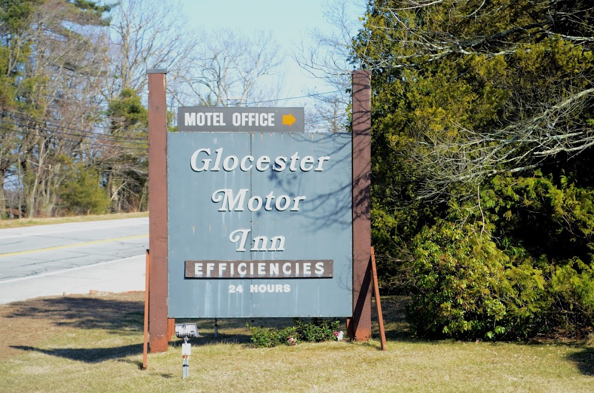 Glocester Motor Inn photo 2