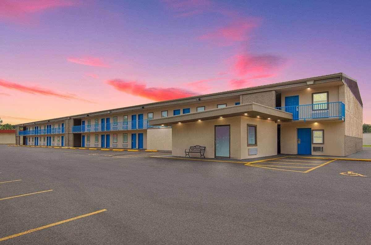 Super 8 by Wyndham Paducah I-24 Exit 4