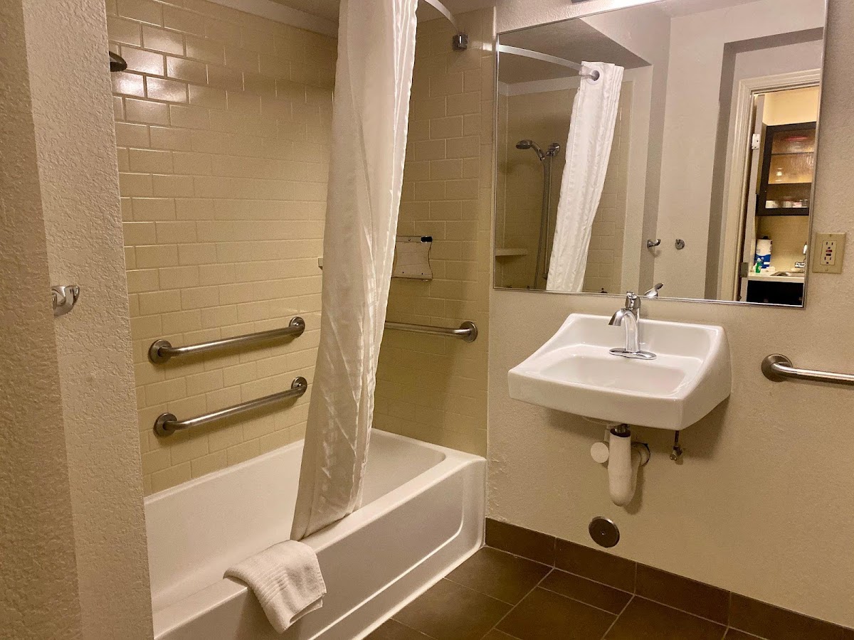 MainStay Suites Wichita Northeast photo 2