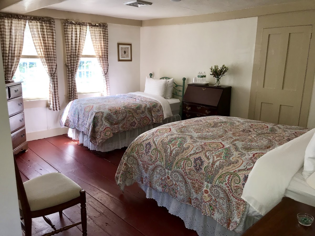 Spring Hill Inn photo 2
