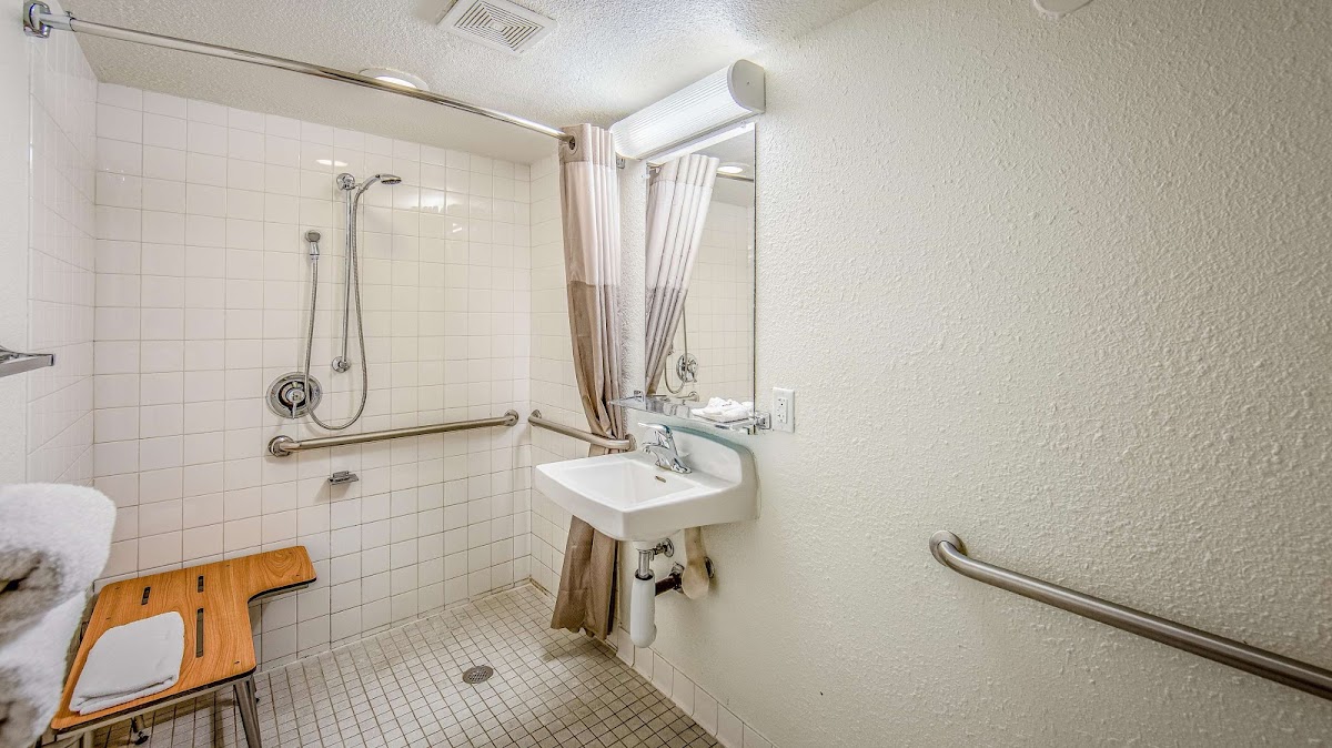 Motel 6 Eureka, CA – Redwood Coast photo 3