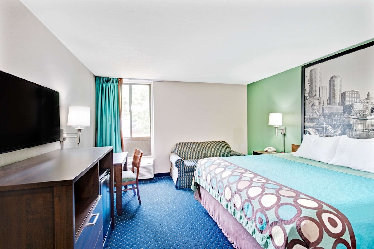 Super 8 by Wyndham Brockton photo 2