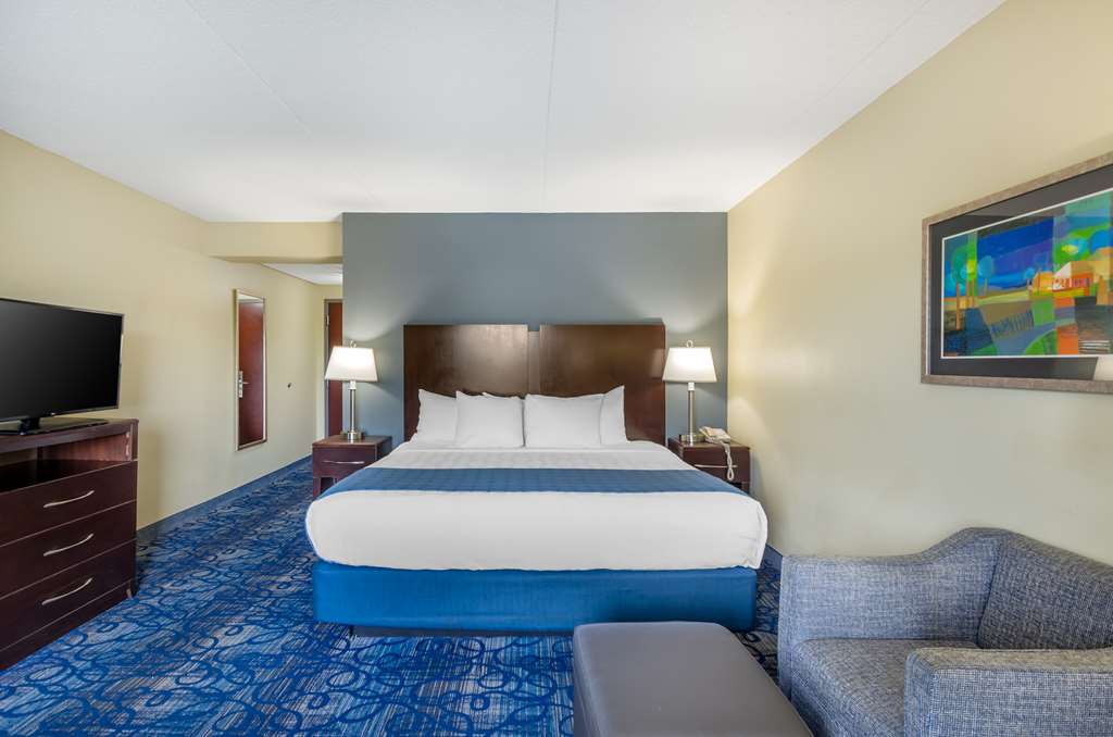 Best Western Plus Waynesboro Inn & Suites Conference Center photo 2