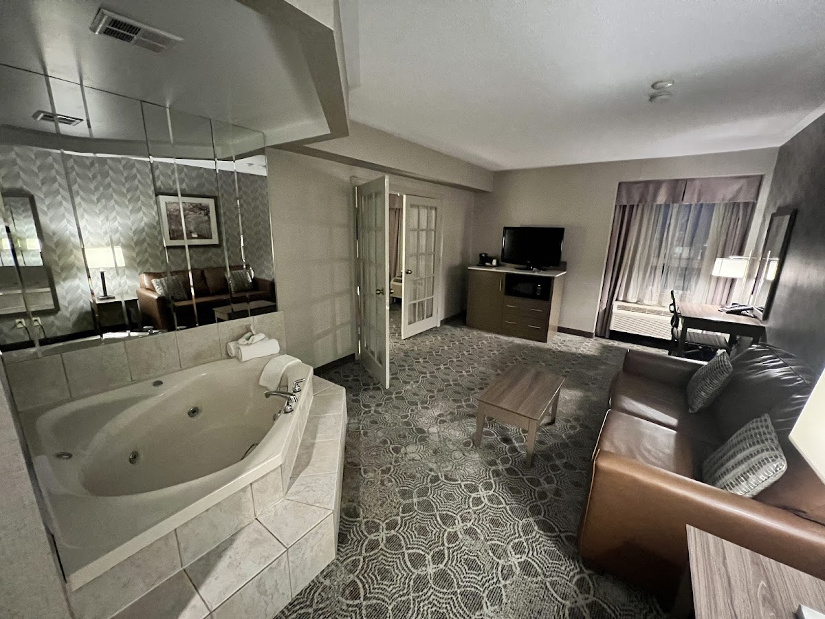 Monte Carlo Inn - Toronto Markham photo 3