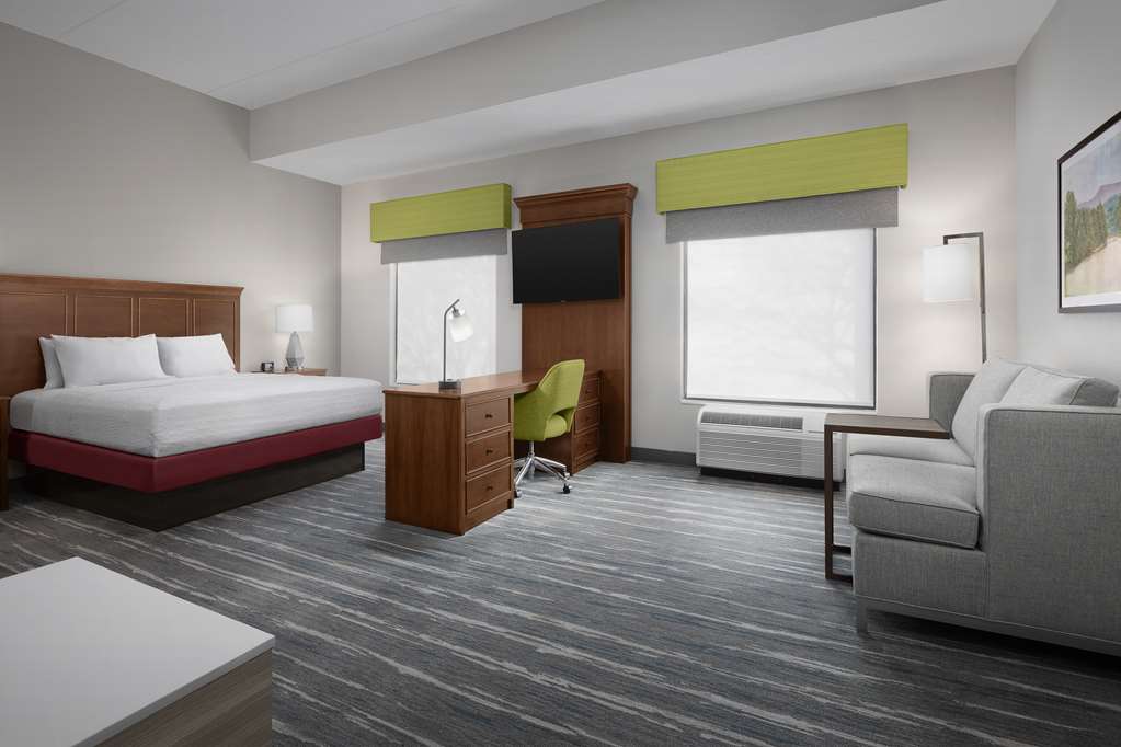 Hampton Inn & Suites Lynchburg photo 2