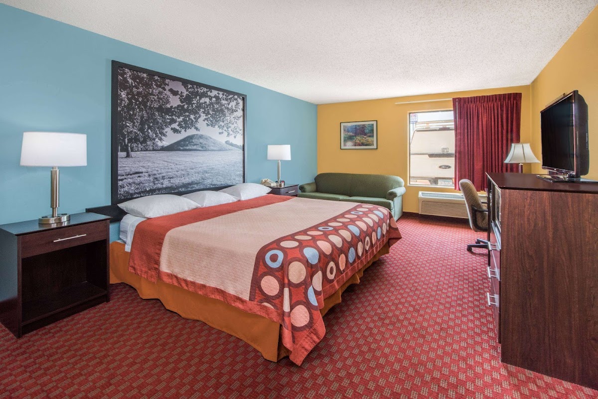 Super 8 by Wyndham Troy IL/St. Louis Area photo 2
