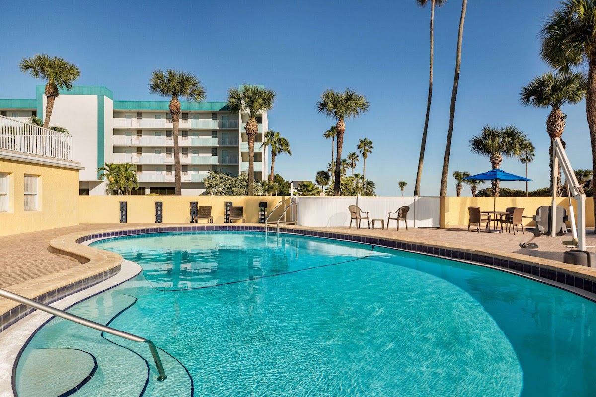 Days Inn by Wyndham Cocoa Beach Port Canaveral photo 3